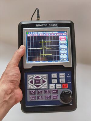 HUATEC FD560 tragbarer digitaler Ultraschallfehlerdetektor mit 120 dB Empfindlichkeit und IP65-Schutz für NDT-Prüfungen