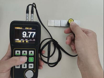 TG-5100D Industrielles Ultraschall-Dickenmessgerät mit Echtzeit-A-SCAN B-SCAN, OLED-Echtfarbbildschirm, hochpräzises ZfP-Instrument