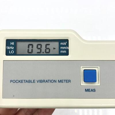 HG-6500ANC Handheld Vibration Analyzer 10Hz ~ 10KHz Beschleunigung Geschwindigkeit Verschiebung Temperaturmessung Lagergetriebe Fehlerdetektor