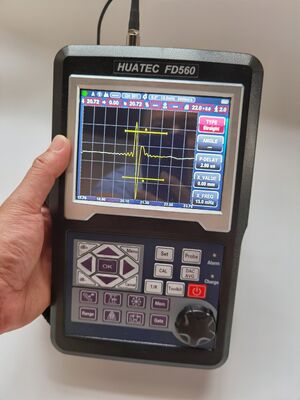 HUATEC FD560 tragbarer digitaler Ultraschallfehlerdetektor mit 120 dB Empfindlichkeit und IP65-Schutz für NDT-Prüfungen
