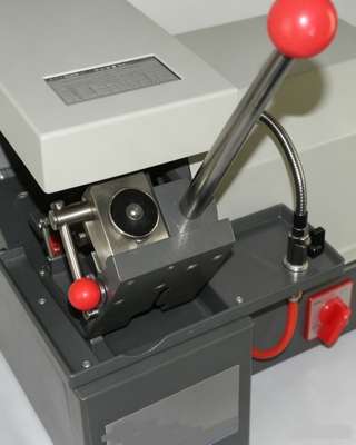 HC-300E Metallographische Probenschneidemaschine Wasserkühlung Labor Probenschneider