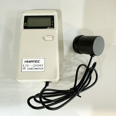 UV-200 Kompaktes UV-Radiometer, mehrere Wellenlängensonden, geringes Streulicht, batteriebetriebenes 9-V-UV-Lampen-Bestrahlungsstärkemessgerät